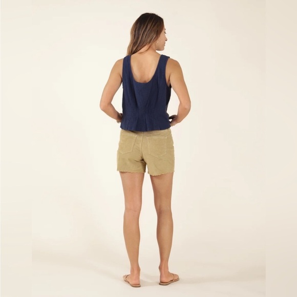 Carve Designs 'Oahu' High Rise 6” Raw Hem Corduroy Shorts Cumin Sz 16 - Picture 2 of 13